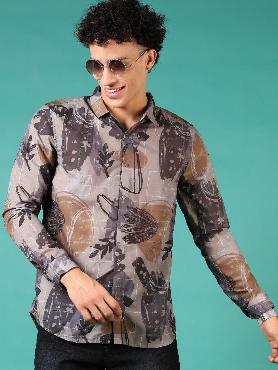 

V-Mart Men Spread Collar Floral Printed Cotton Casual Shirt, Grey