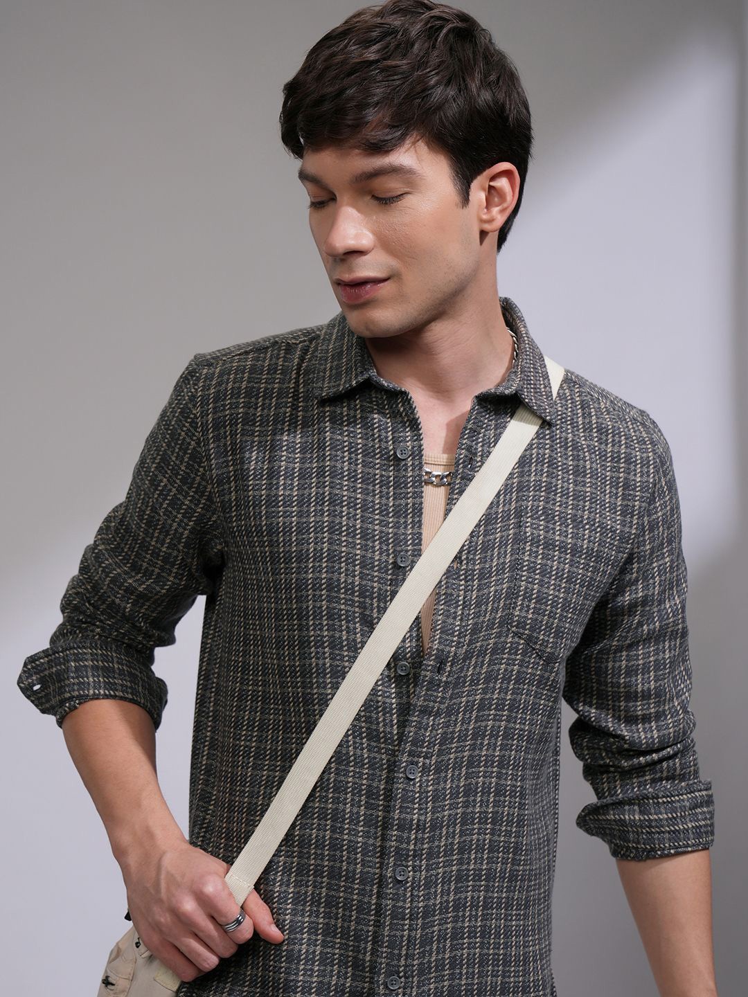 

HIGHLANDER Men Grindal Yarn Textured Checked Casula Shirt, Grey