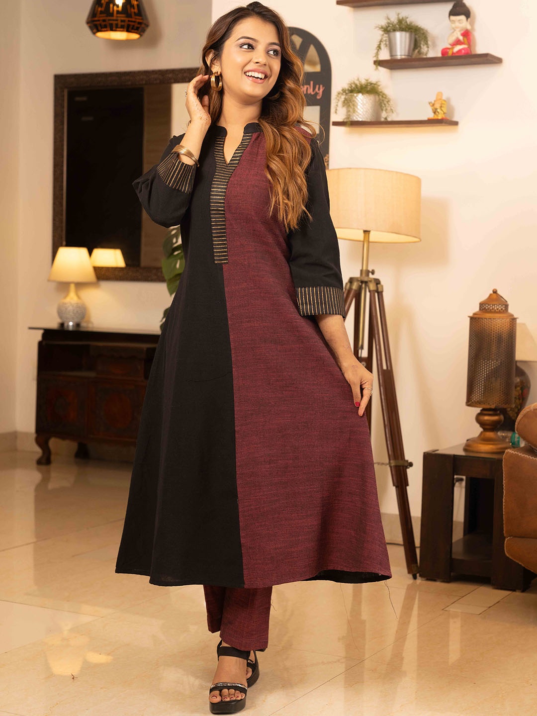 

Prasam Colourblocked Panelled Pure Cotton Kurta with Trouser, Black