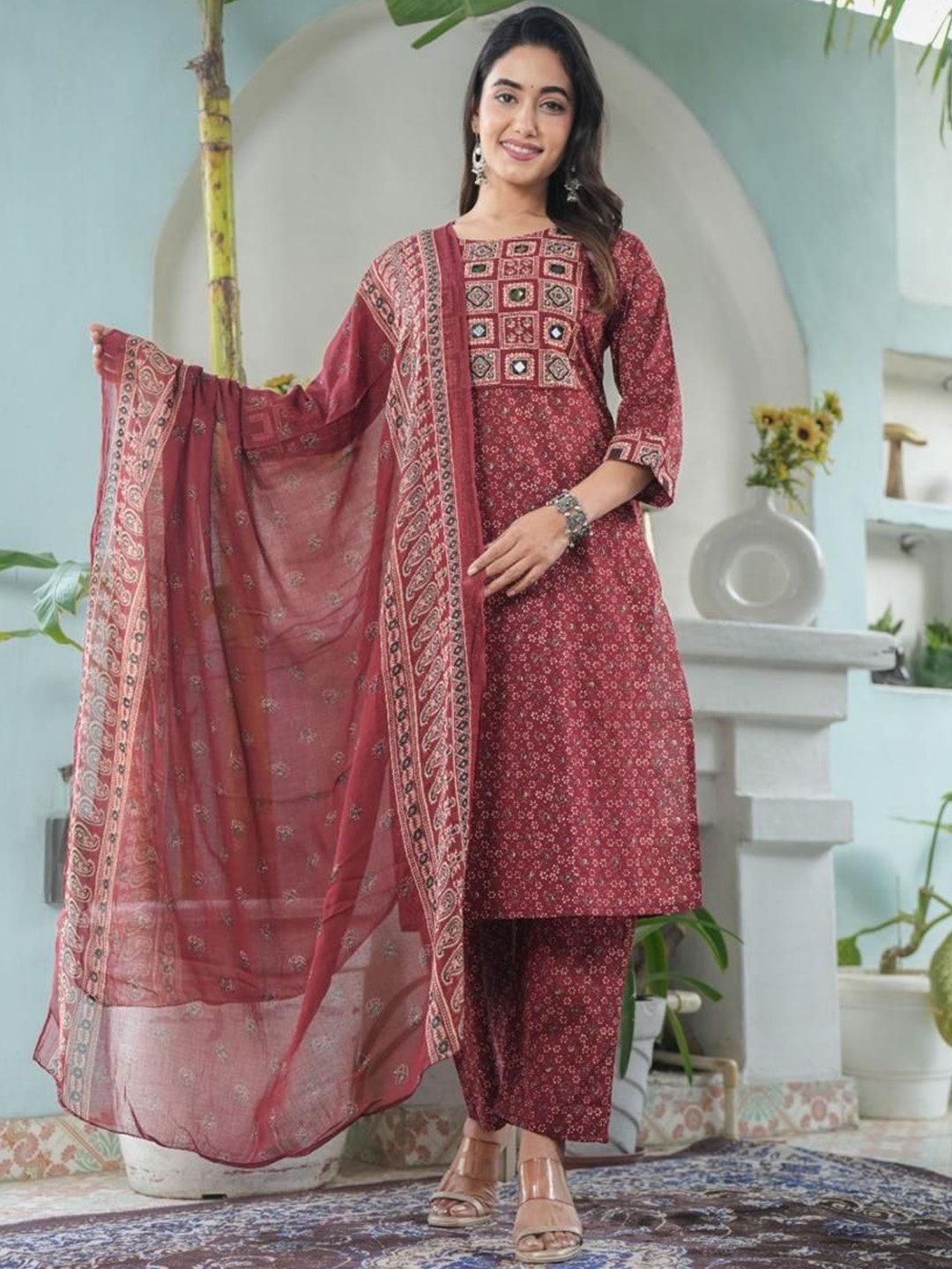 

DARVIKAA COLLECTION Floral Printed Round Neck Straight Kurta with Trousers & Dupatta, Pink