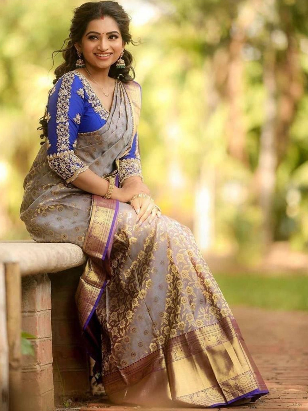 

bansari textiles Woven Design Zari Pure Silk Banarasi Saree, Grey