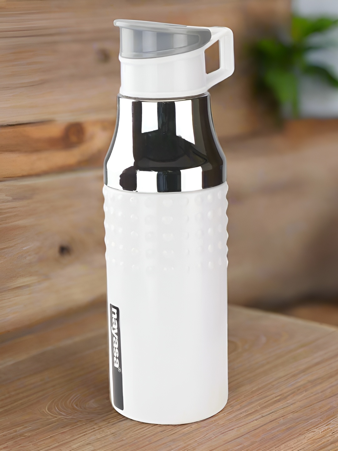 

Nayasa White Shiny- 600 Insulated Plastic BPA Free & Leakproof Water Bottle- 570 ML