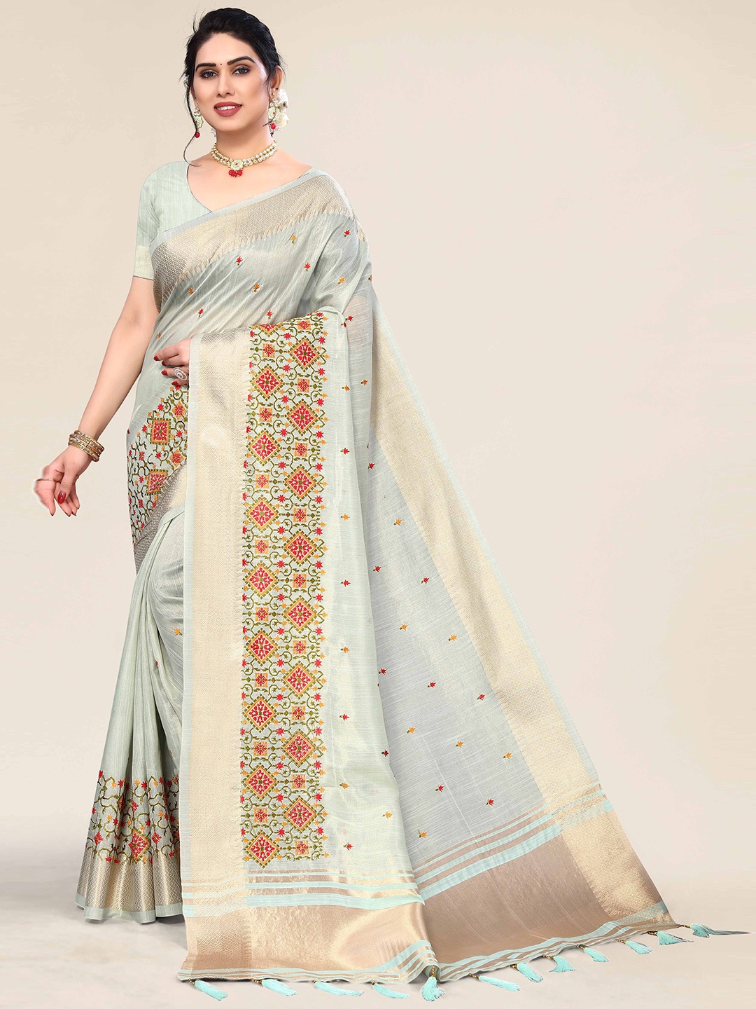 

Blissta Woven Design Embroidered Zari Saree, Green