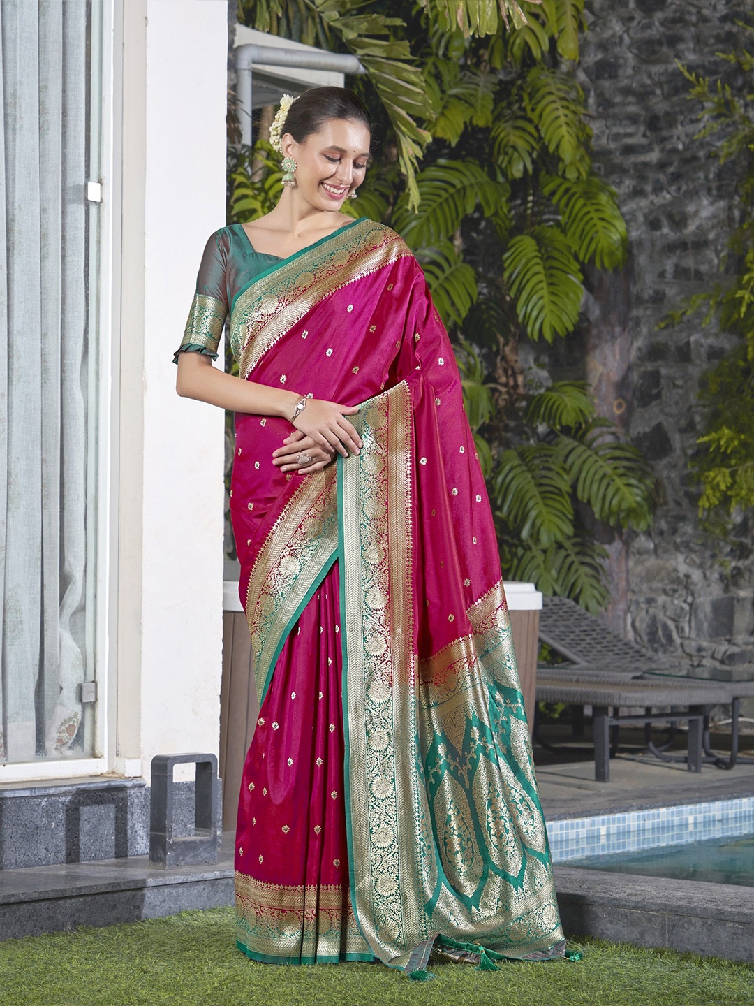 

SAREETHNIC Woven Design Zari Pure Silk Banarasi Saree, Pink