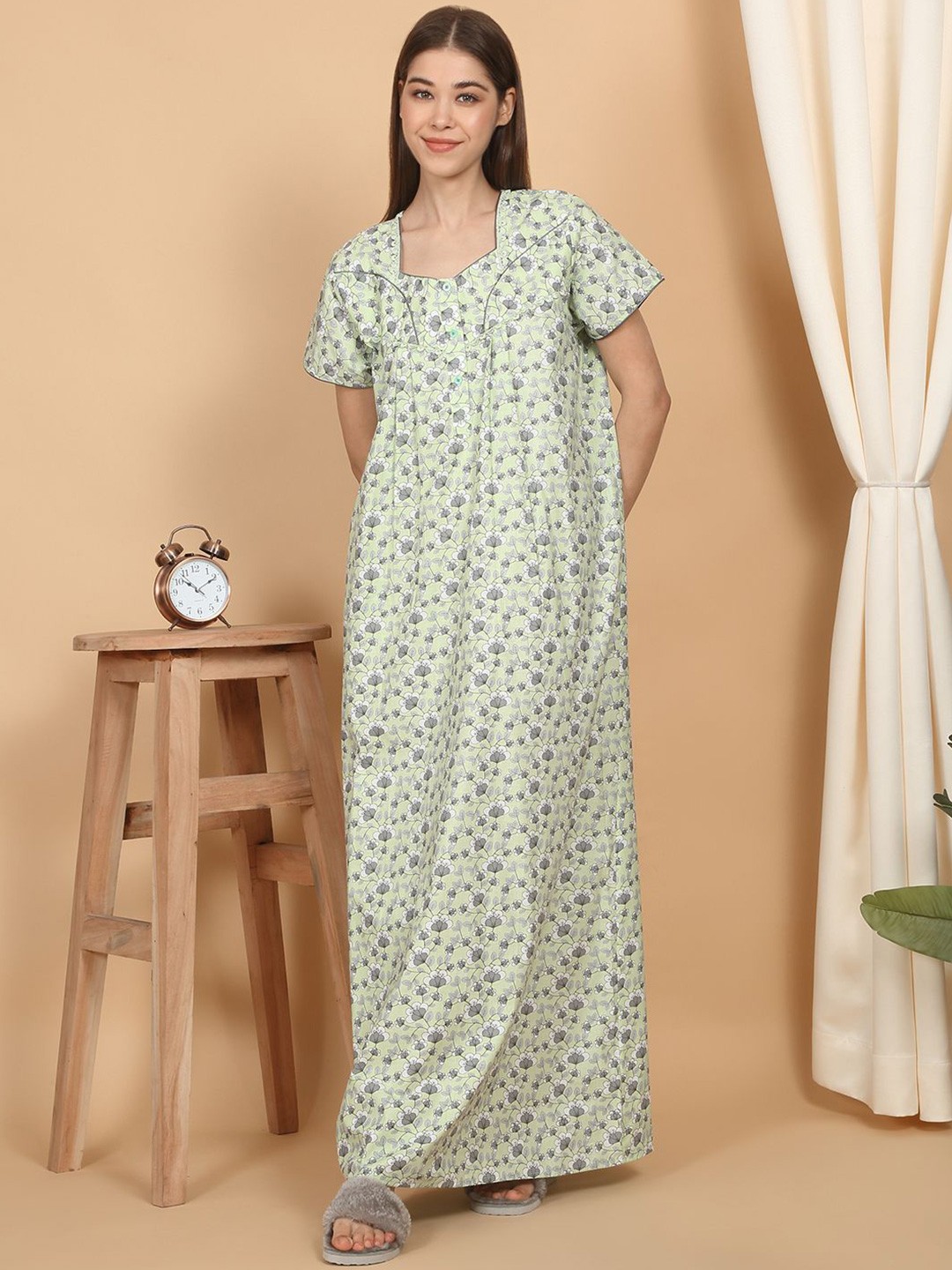

SAANJ Printed Maxi Nightdress, Green