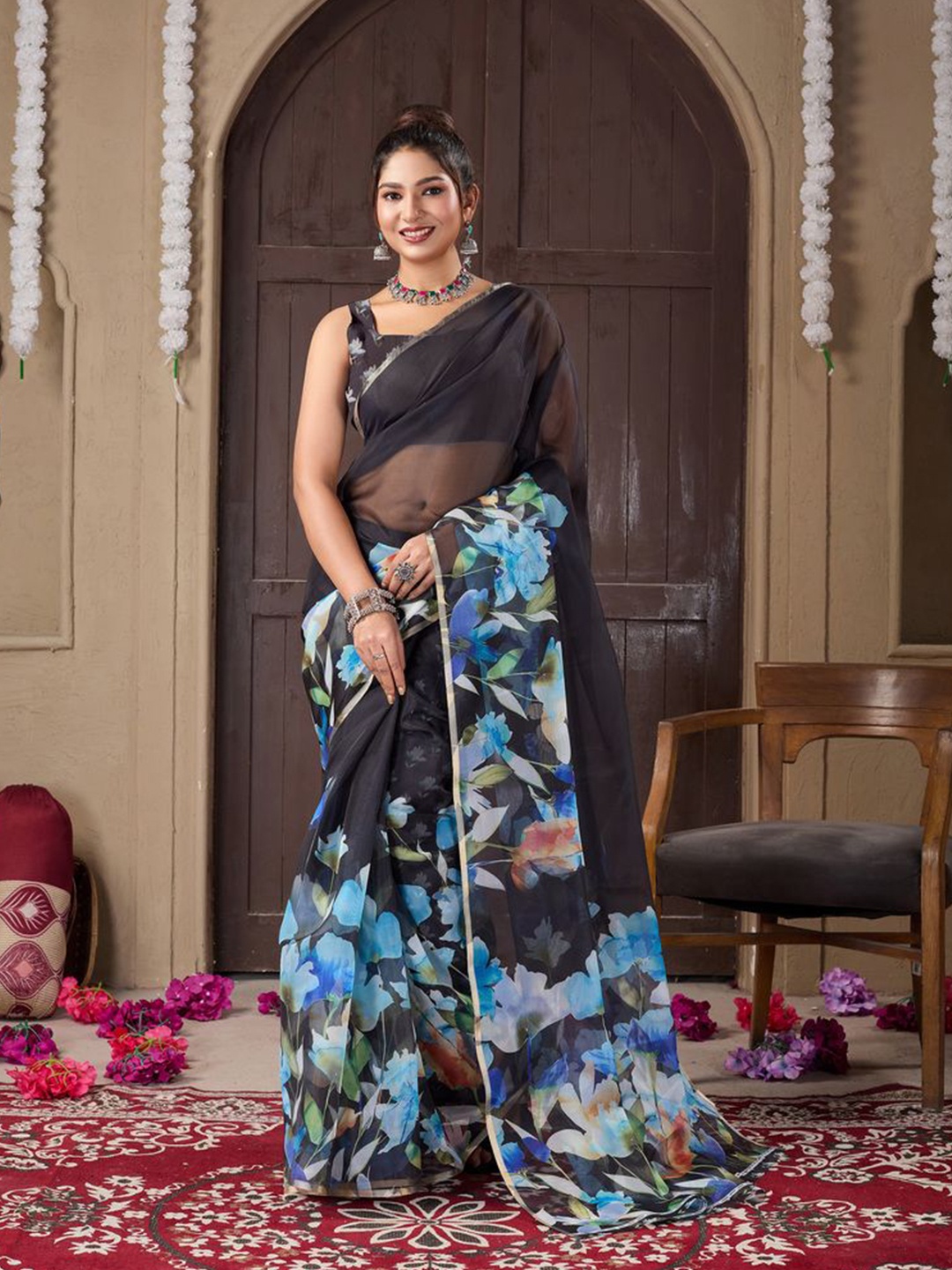 

Fashion FRICKS Floral Printed Zari Organza Saree, Black