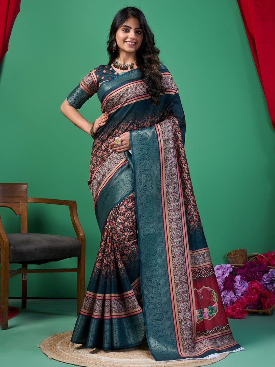 

Fashion FRICKS Floral Printed Zari Saree, Black