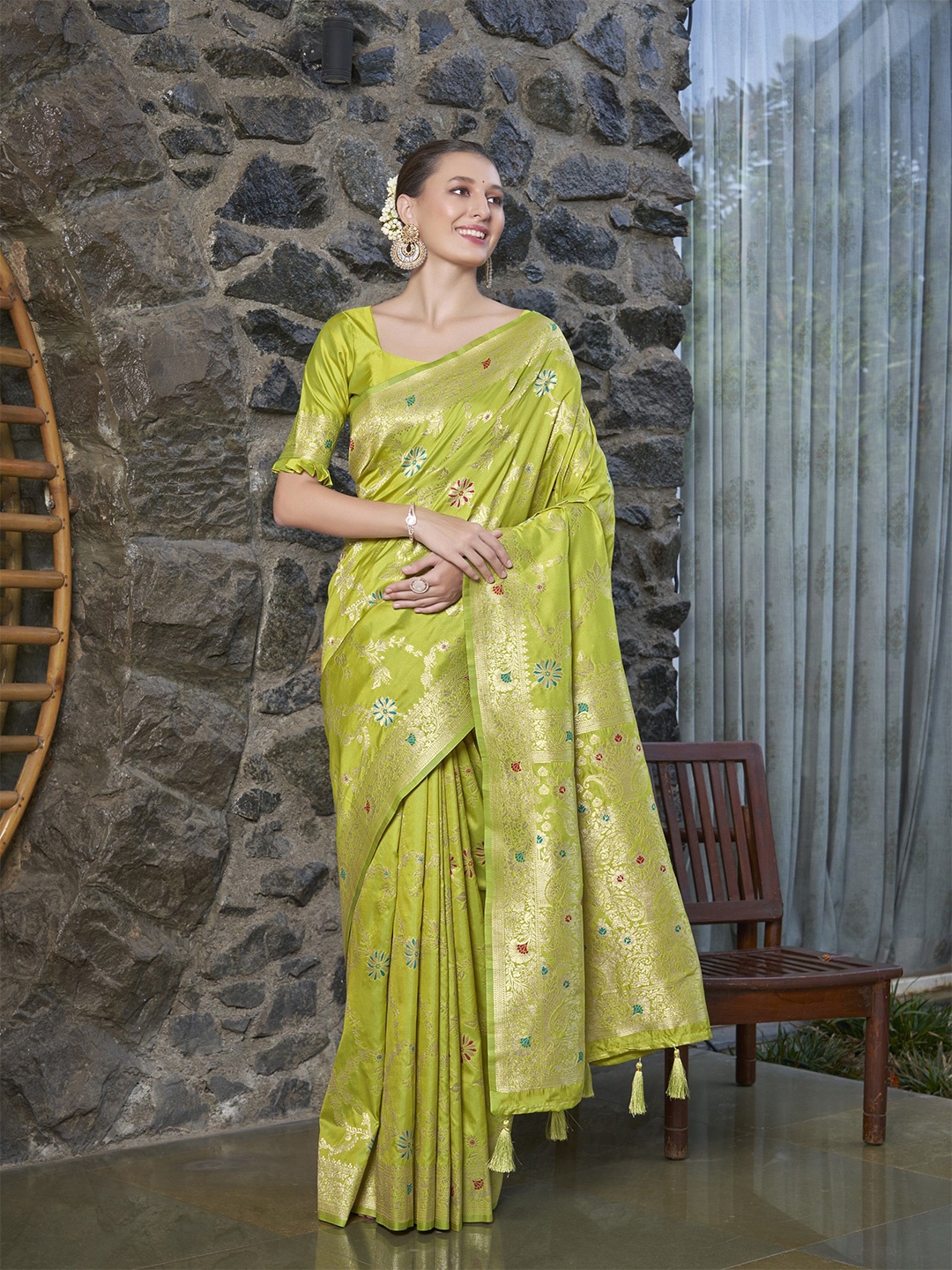

SAREETHNIC Woven Design Zari Pure Silk Banarasi Saree, Lime green