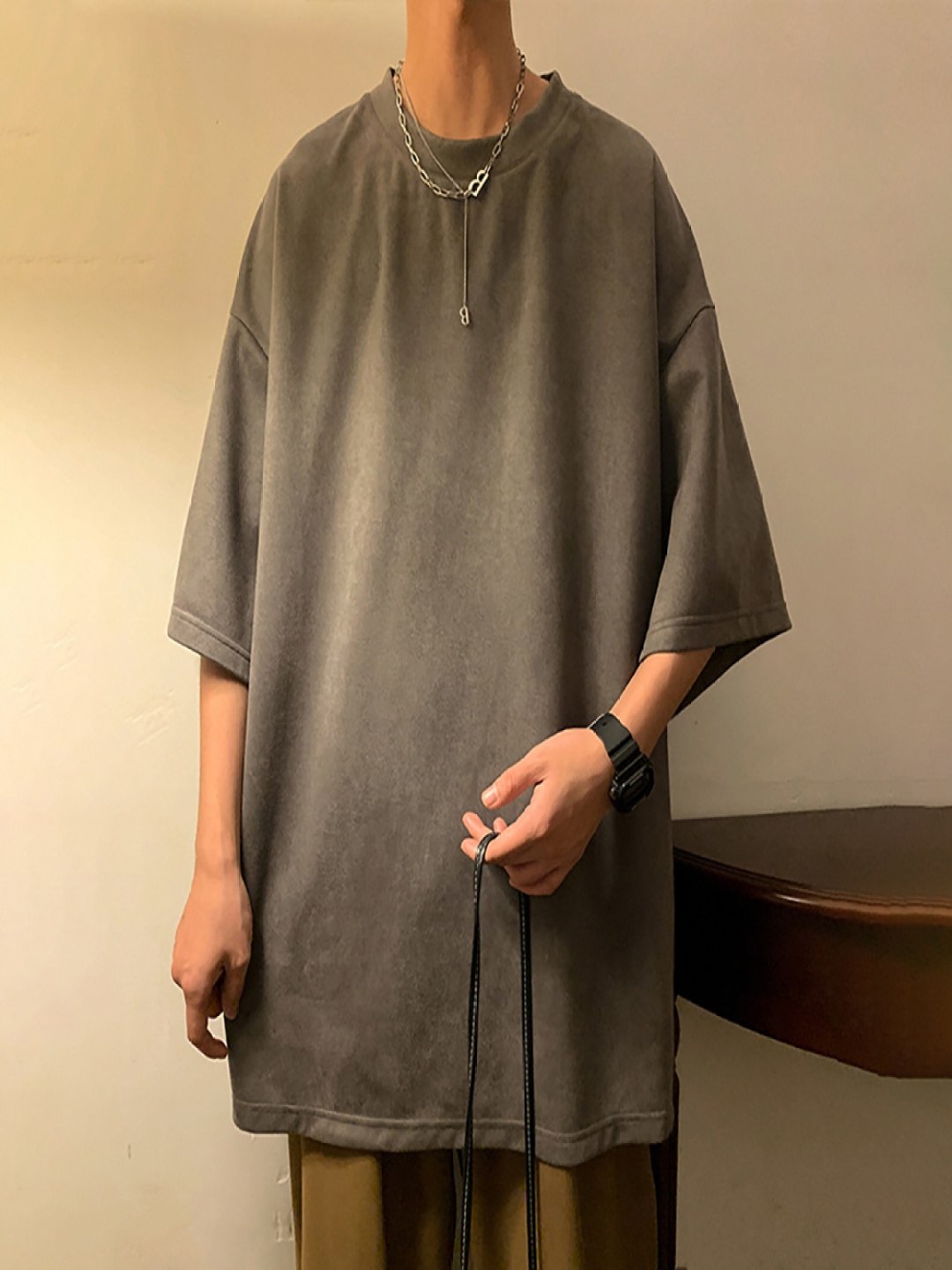 

StyleCast x Revolte Men T-shirt, Grey