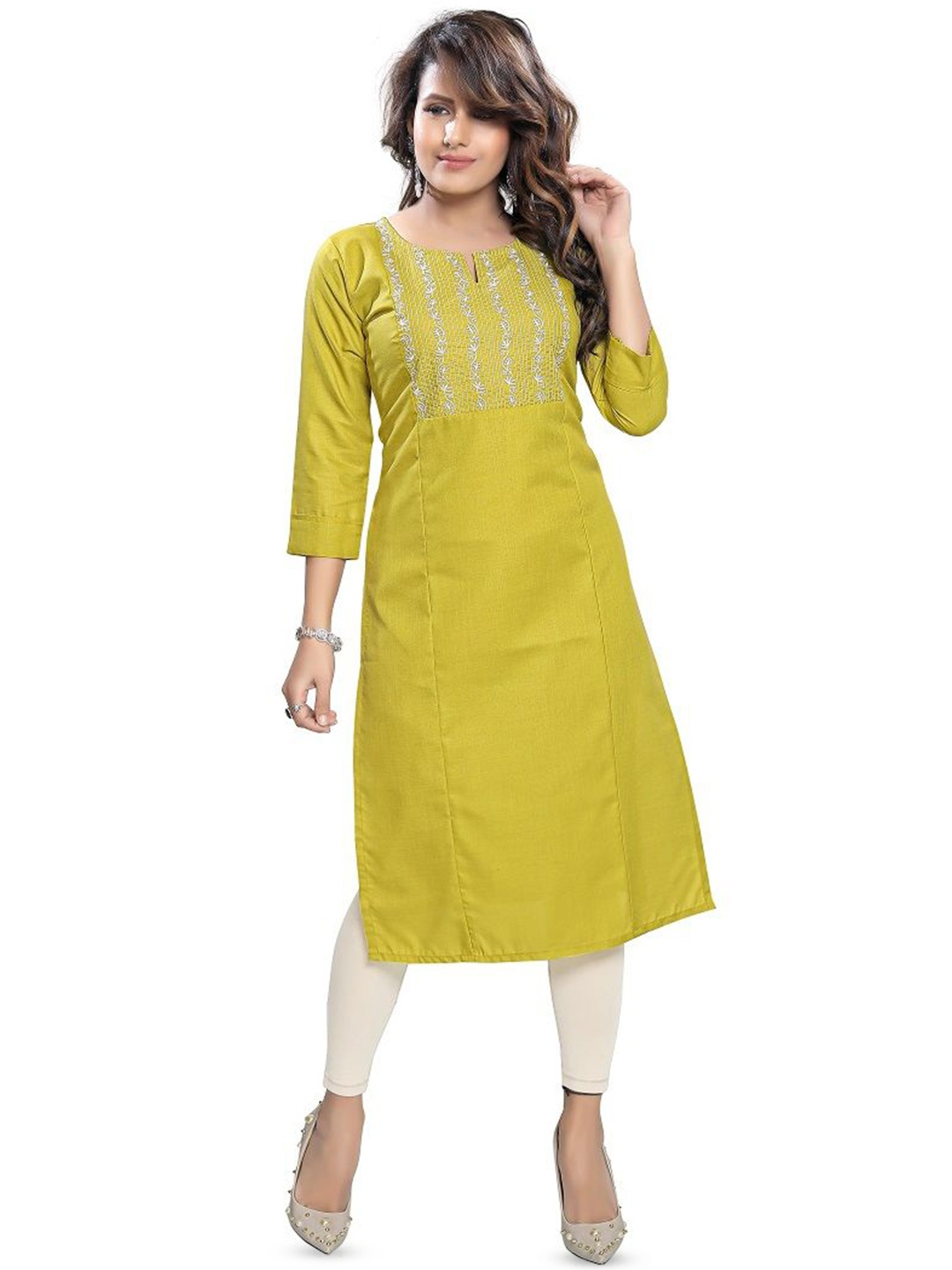 

DREAM & DZIRE Floral Embroidered Round Neck Chanderi Silk Straight Kurtas, Green