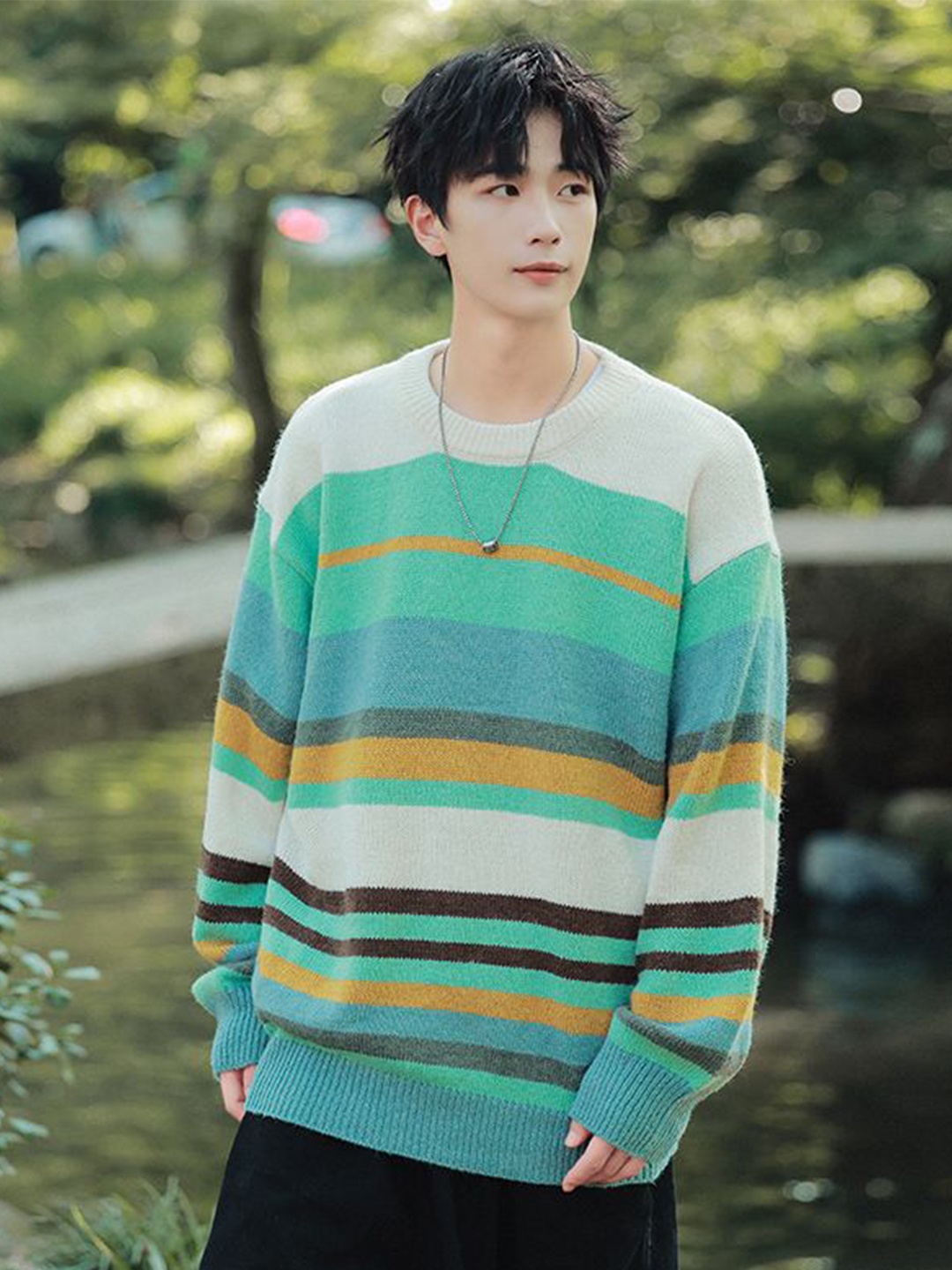 

StyleCast x Revolte Men Colourblocked Longline Pullover, White