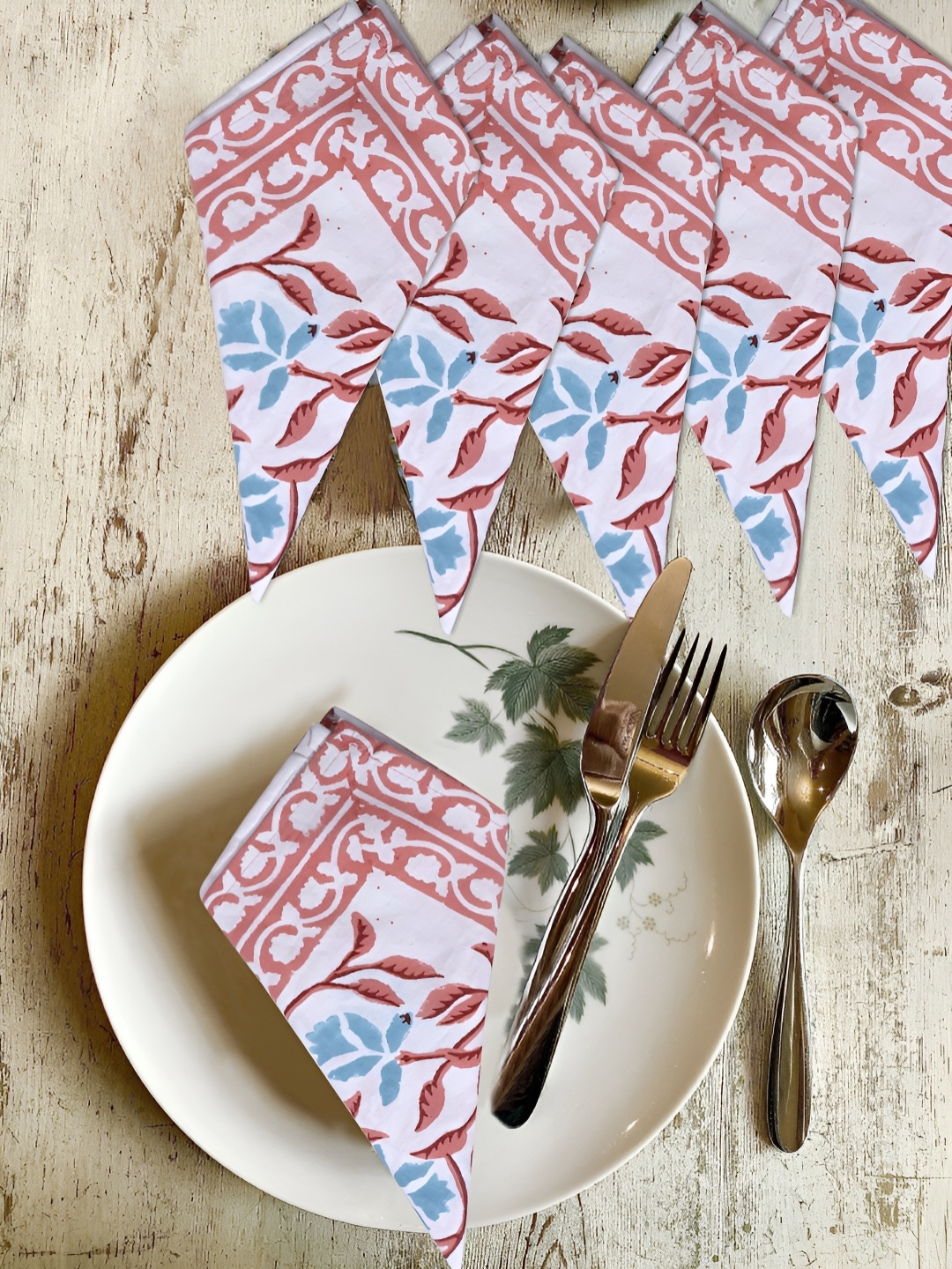

Texstylers Peach-Colored & White 6 Pieces Floral Printed Pure Cotton Table Napkins