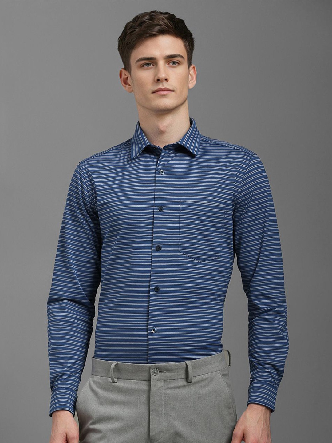 

Louis Philippe Men Slim Fit Spread Collar Horizontal Striped Formal Shirt, Navy blue