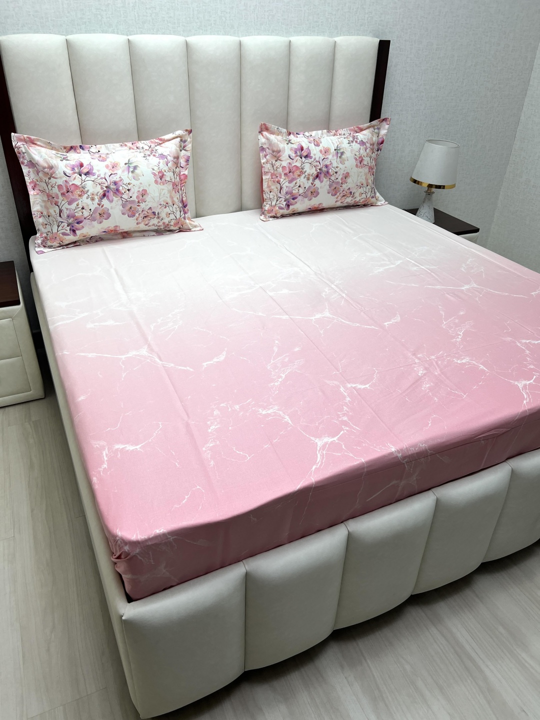 

Pure Decor Royal Majestic Pink Printed Pure Cotton 380 TC King Bedsheet Set 2.74m x 2.74m