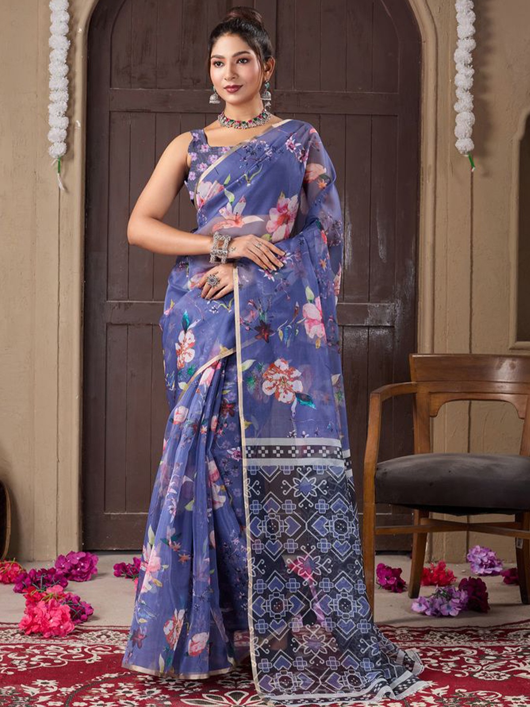 

Fashion FRICKS Floral Printed Zari Organza Saree, Navy blue