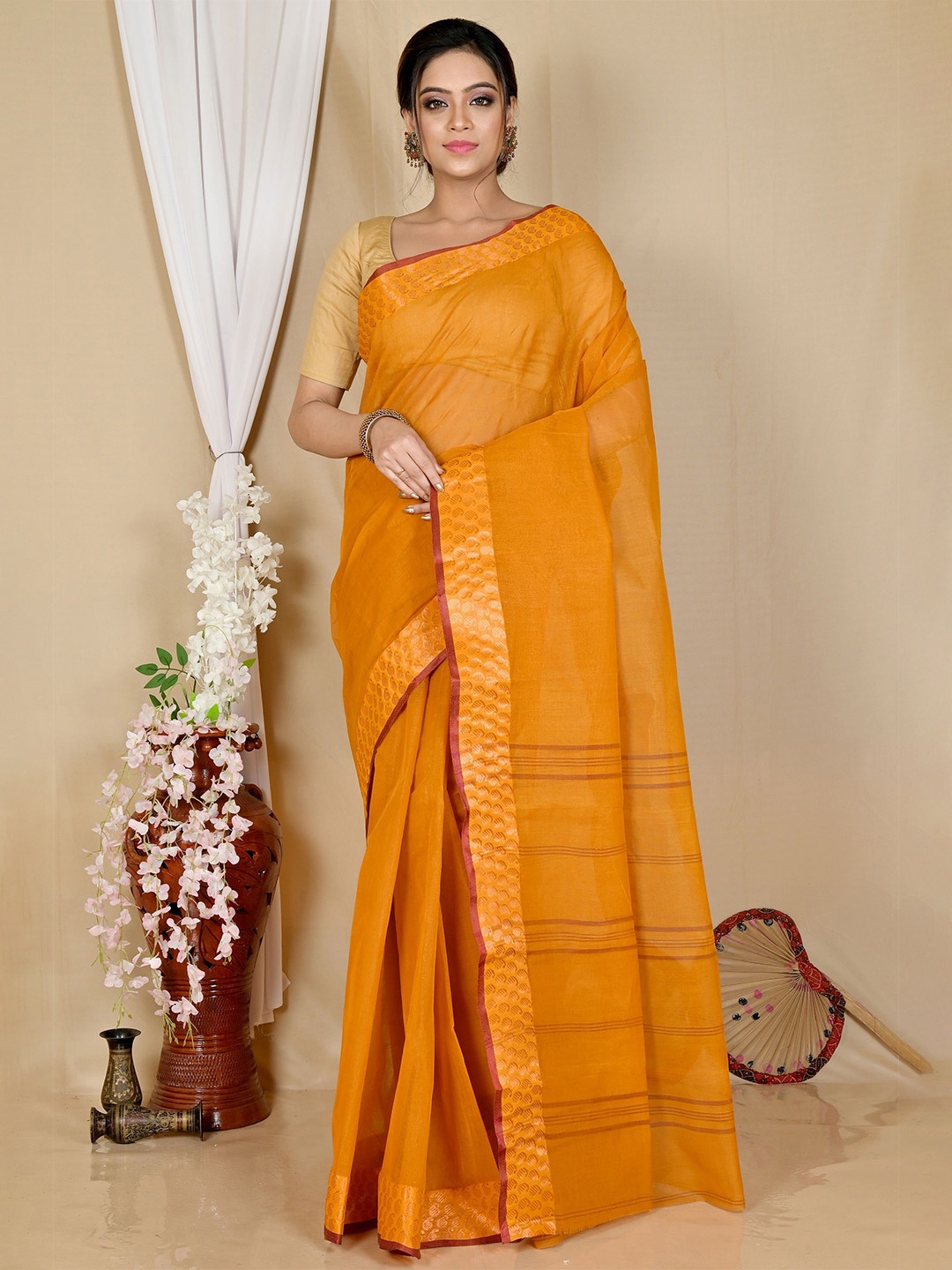 

DipDiya Lilan Zari Pure Cotton Woven Design Taant Saree, Mustard