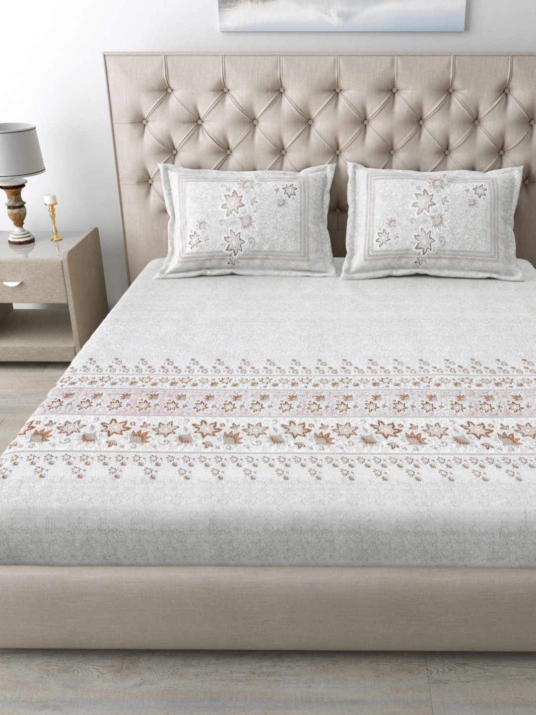 

MAFATLAL White & Brown Floral Printed 186 TC Cotton King Bedsheet Set-2.74 m x 2.74 m