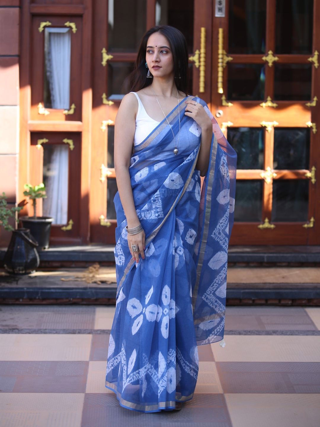 

GRAY AND GREEN Bandhani Printed Pure Cotton Kota Saree, Blue