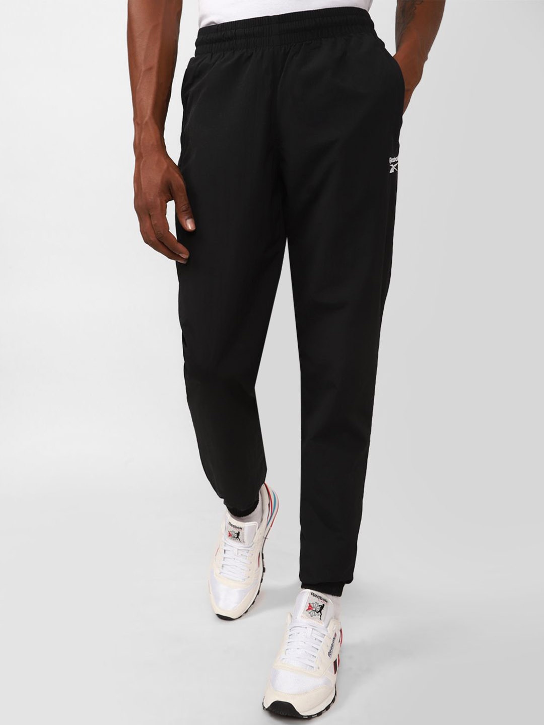 

Reebok Unisex Mid-Rise Joggers, Black