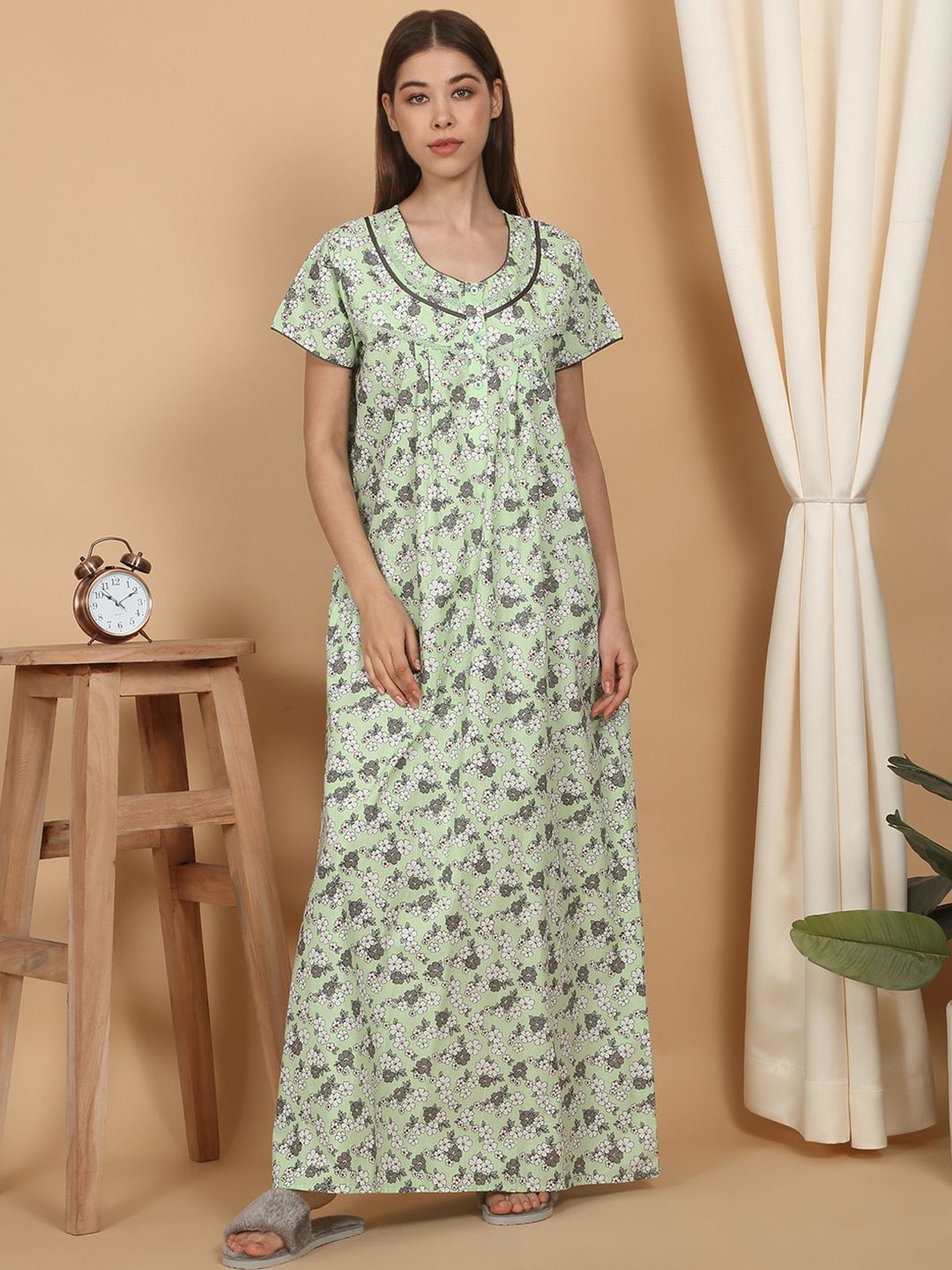 

SAANJ Women Printed Pure Cotton Maxi Nightdress, Green