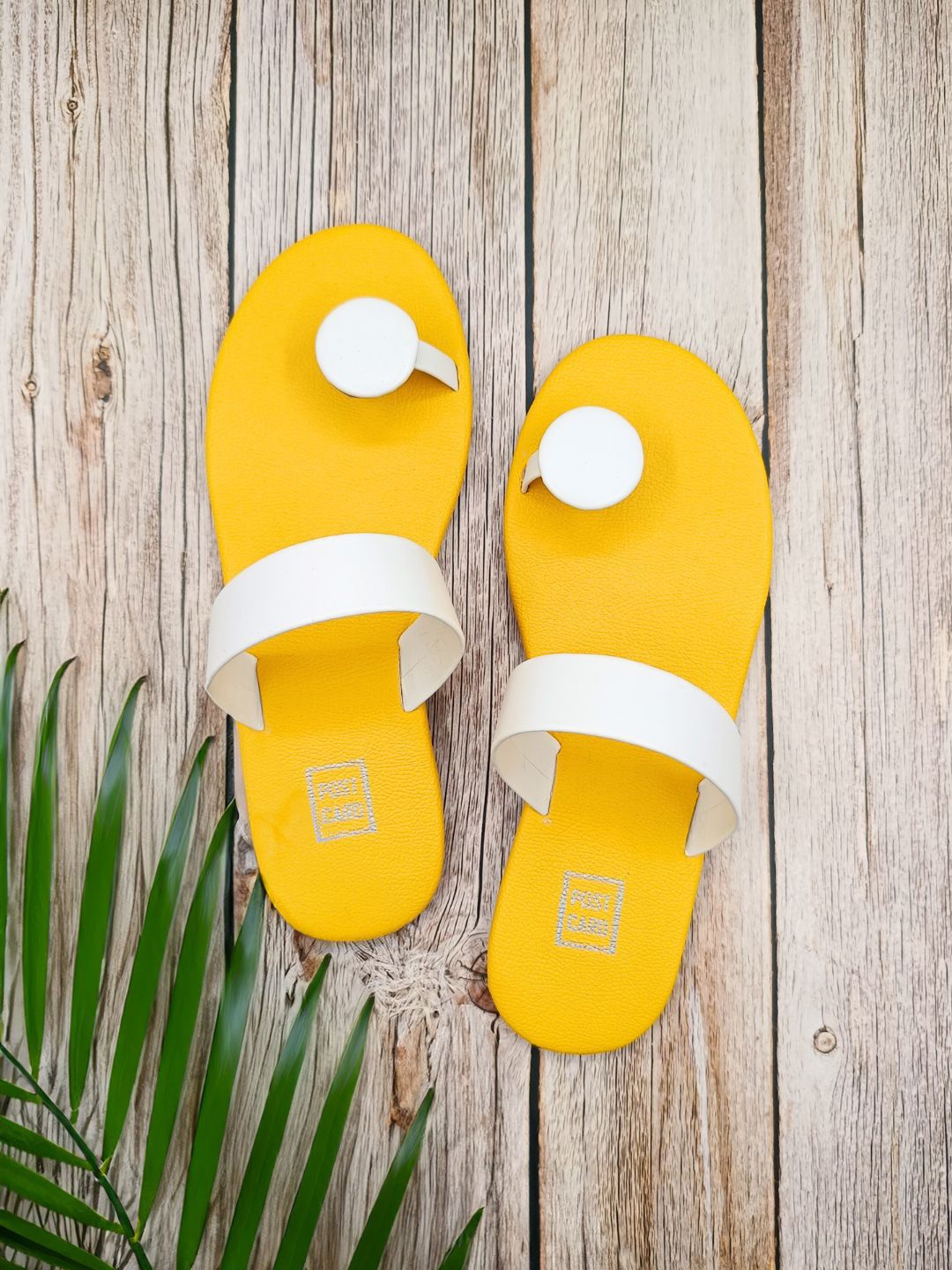 

POSTCARD Women Ballerinas Flats, Yellow