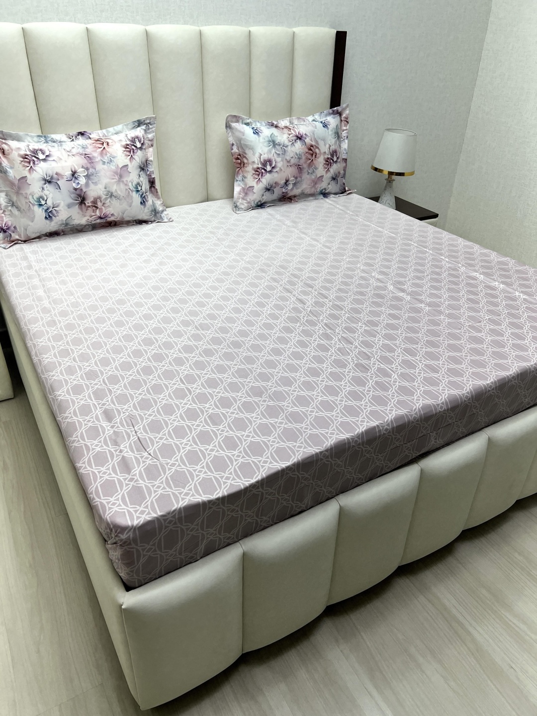

Pure Decor Royal Majestic Pink Printed Pure Cotton 400TC King Bedsheet Set 2.74m x 2.74m
