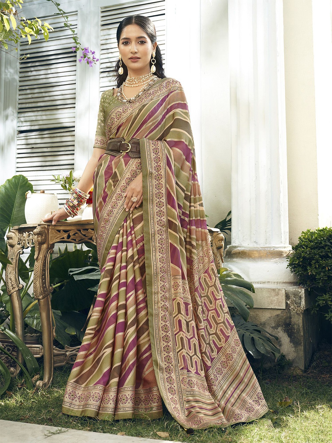 

elora Striped Pure Georgette Saree, Green