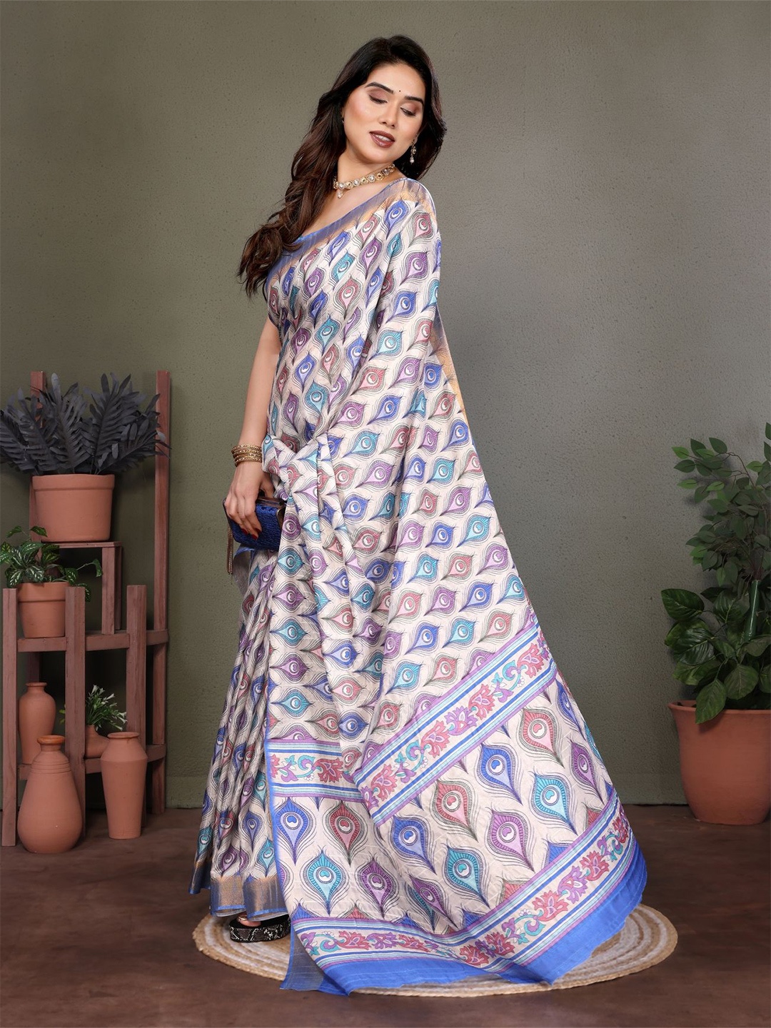 

vj fashion Floral Zari Linen Blend Saree, White
