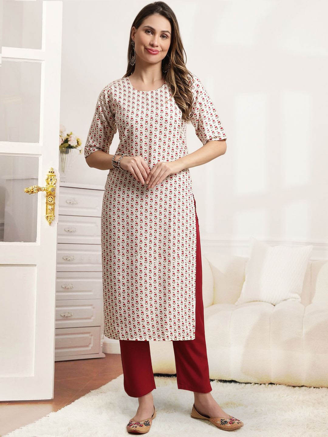 

7Threads Floral Printed Round Neck Straight Kurta With Trouser, White