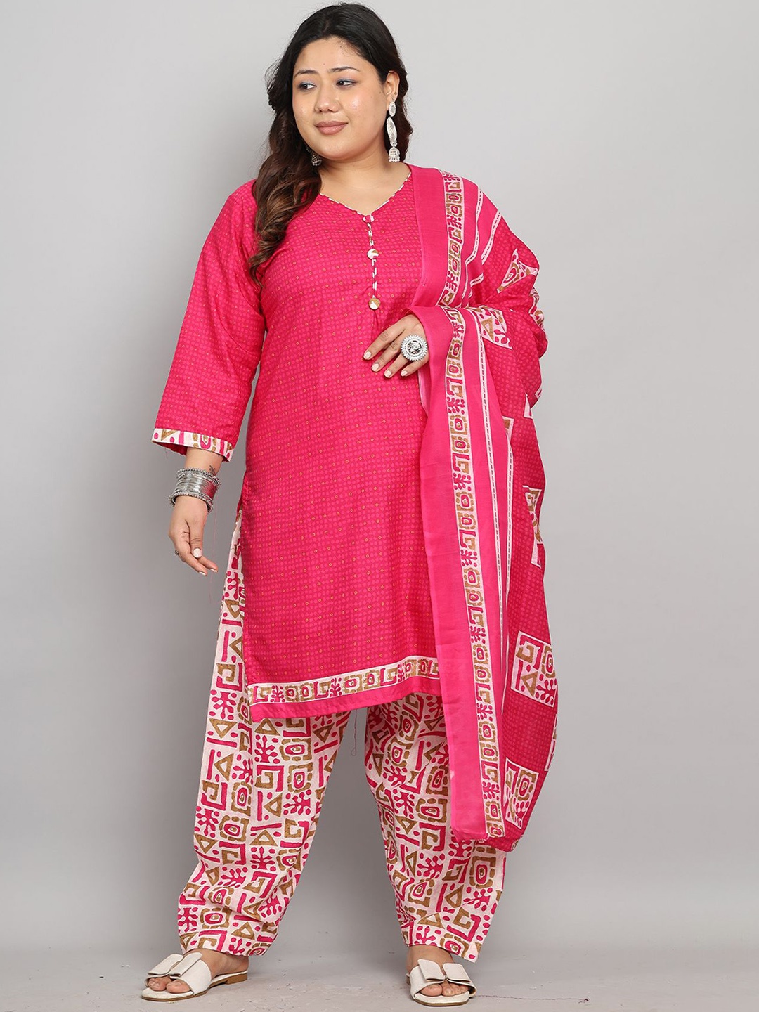 

Rajnandini Women Floral Printed Regular Kurti with Salwar & With Dupatta, Pink