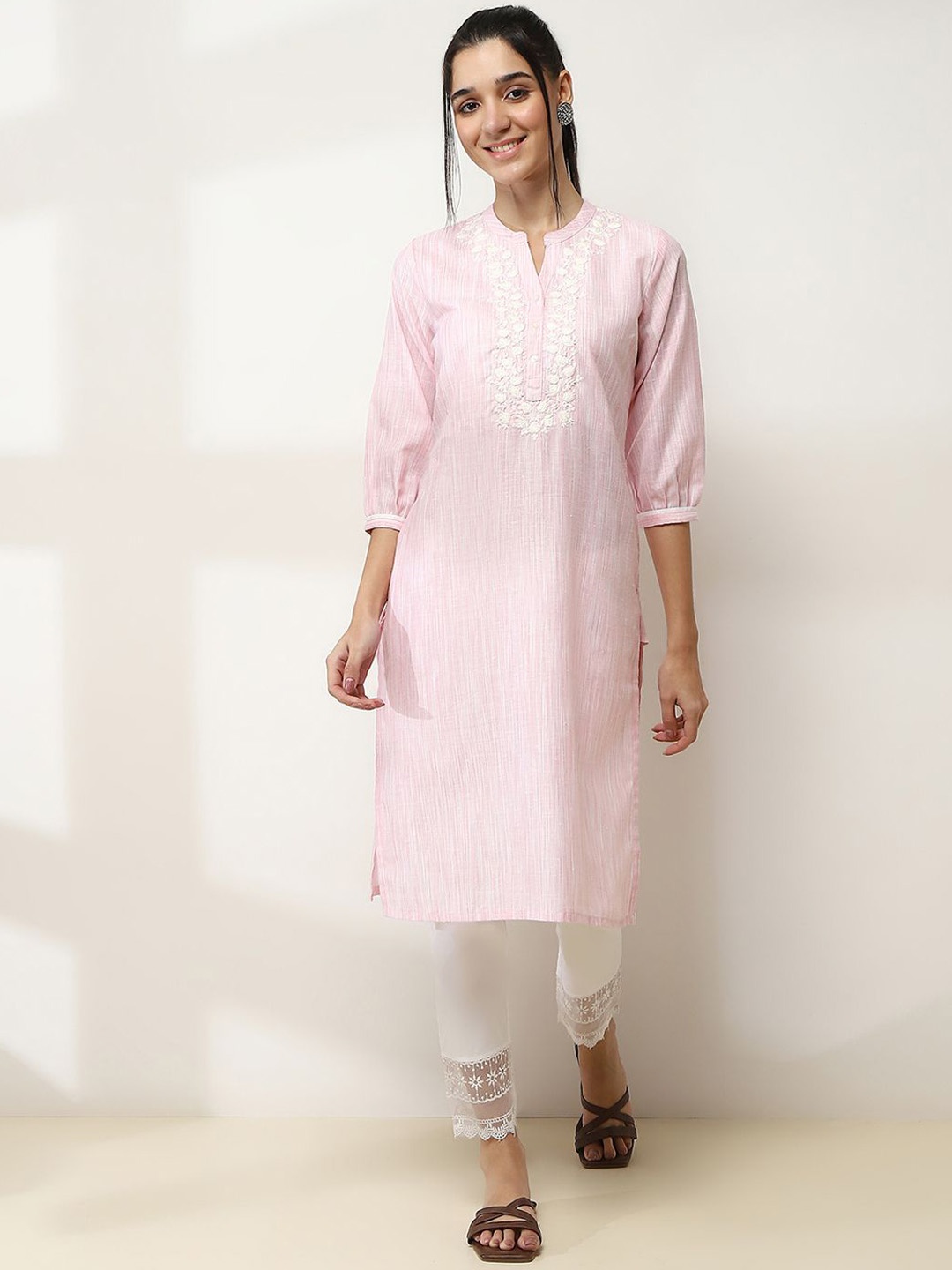 

Rangriti Floral Embroidered Thread Work Mandarin Collar Cotton Straight Kurta, Pink