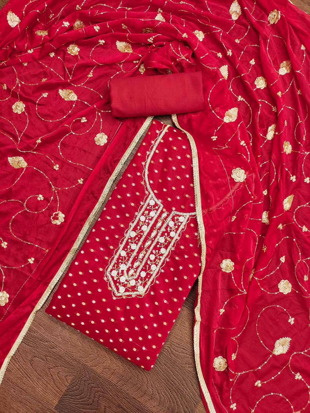 

Blissta Floral Printed Beads And Stones Unstitched Dress Material, Red