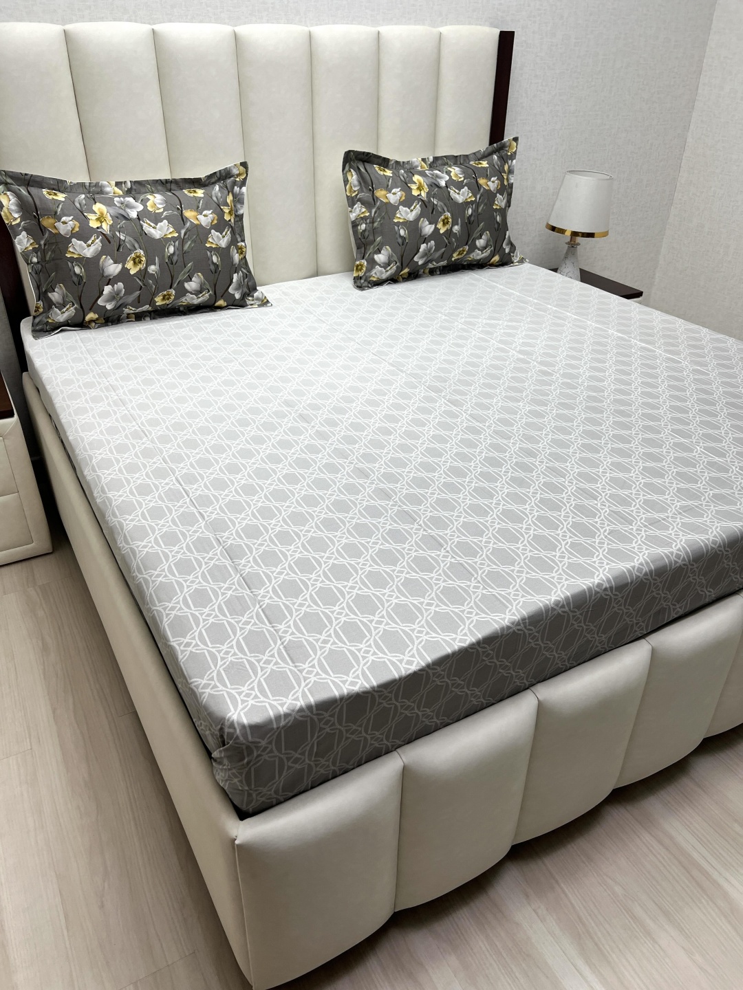 

Pure Decor Royal Majestic Silver Printed Cotton 330 TC King Bedsheet Set 2.74m x 2.74m