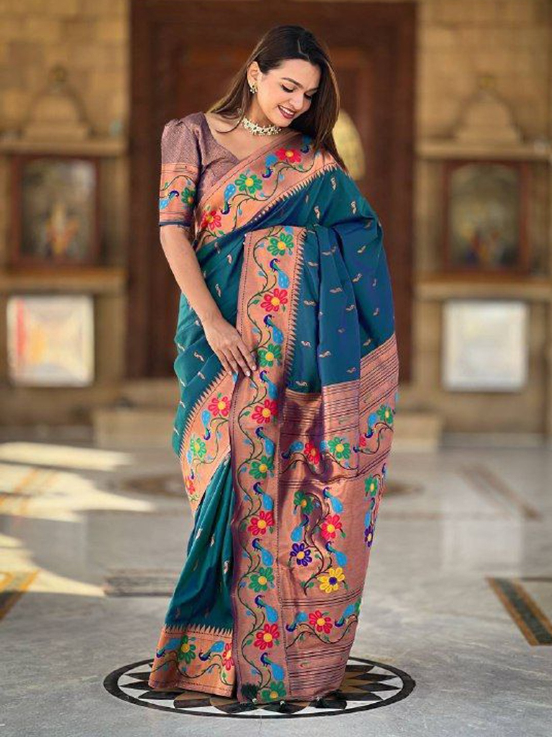 

Kriyansh Woven Design Zari Banarasi Saree, Teal