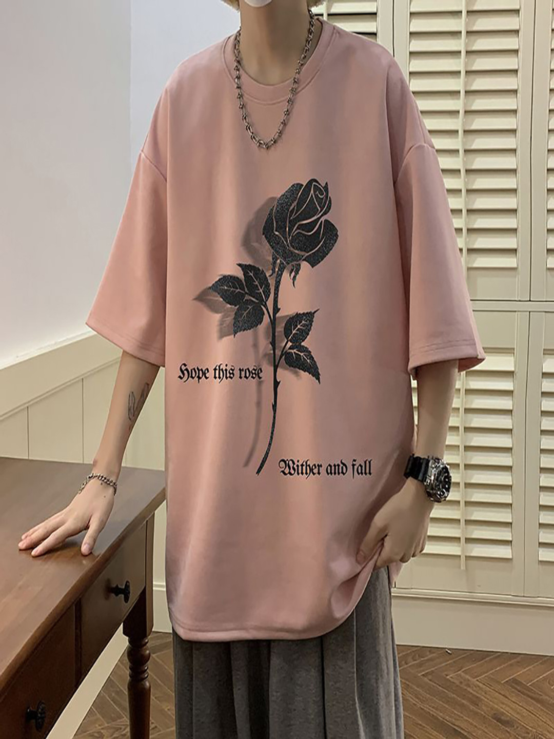 

StyleCast x Revolte Men Floral Printed T-shirt, Pink