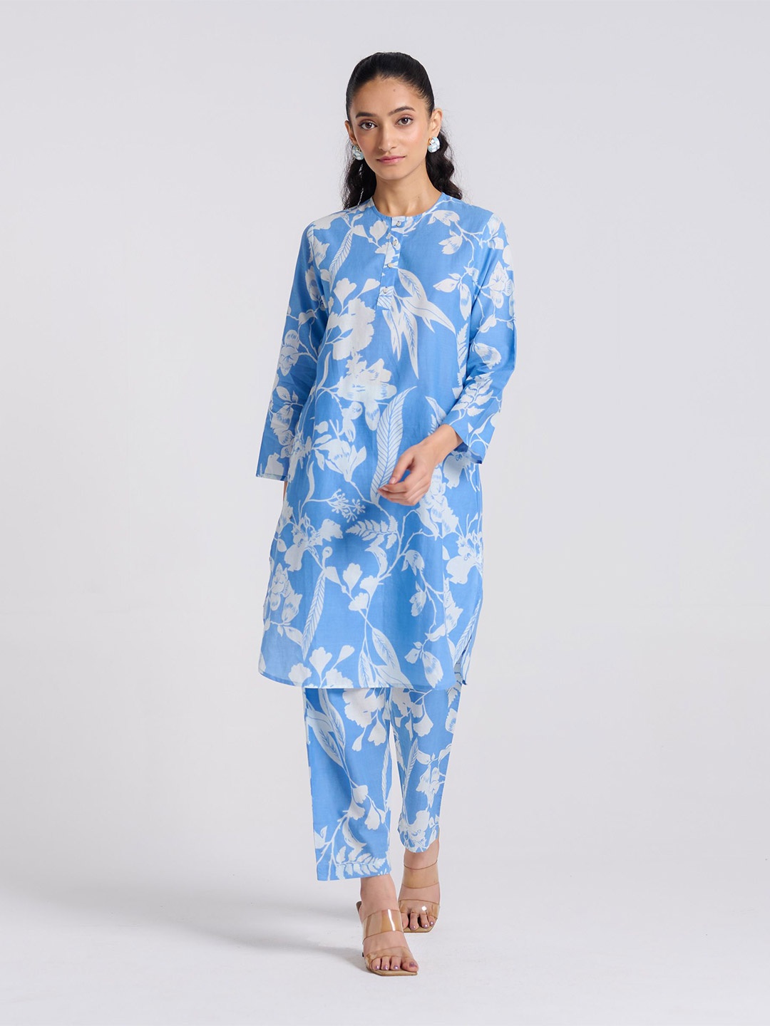 

Rustorange Women Floral Printed Regular Pure Cotton Kurta with Trouser, Blue