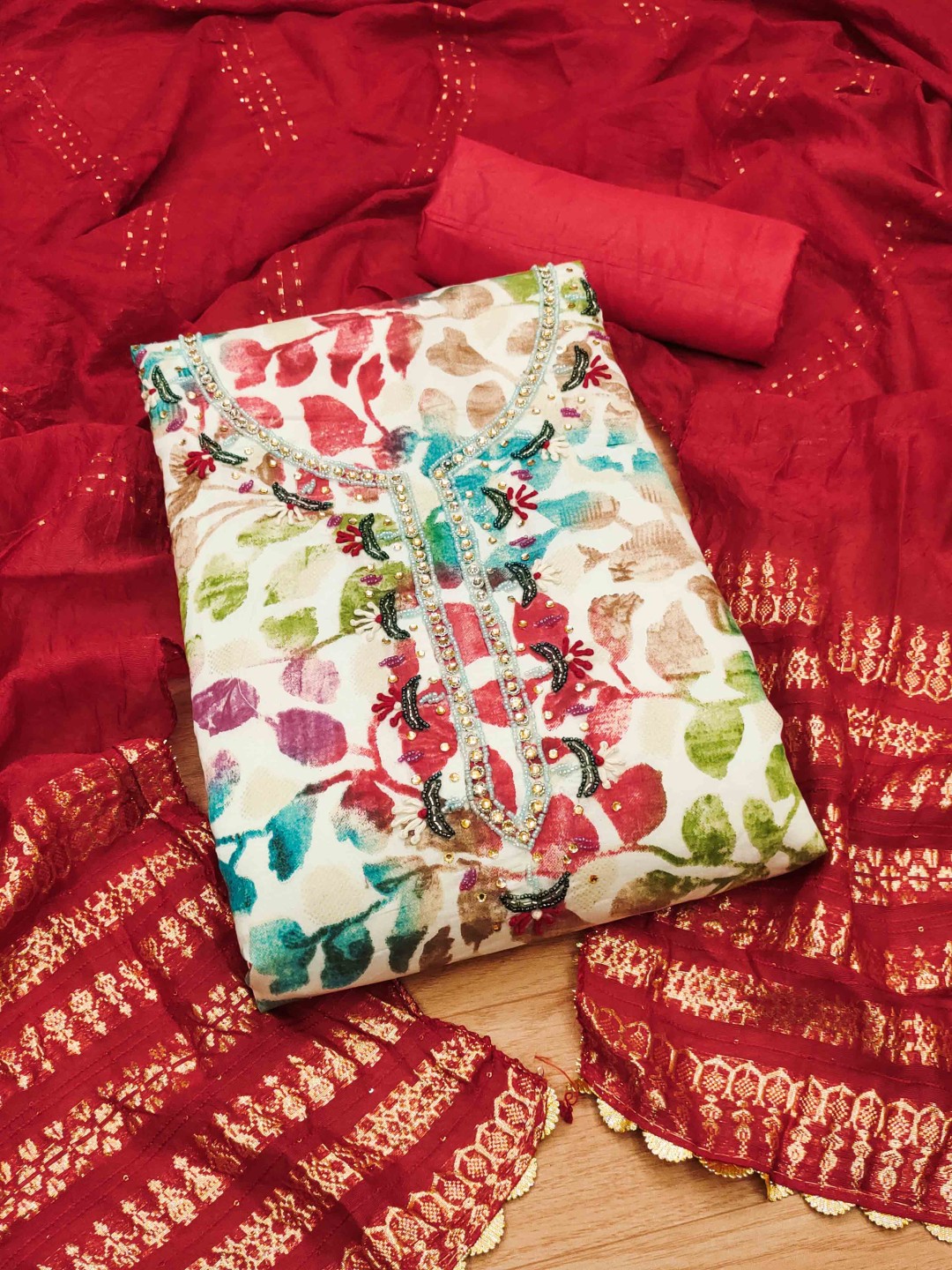 

Blissta Floral Printed Unstitched Dress Material, Red