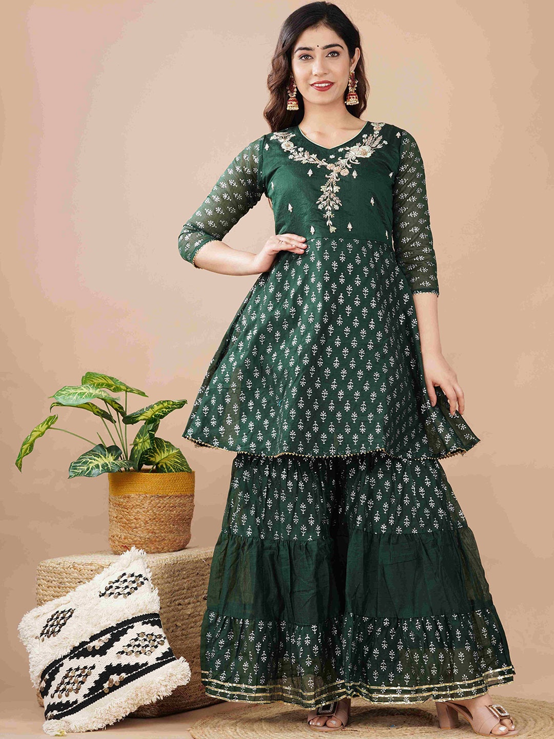 

SHAGUNA'S Women Floral Embroidered Regular Patchwork Chanderi Silk Kurta with Sharara, Green