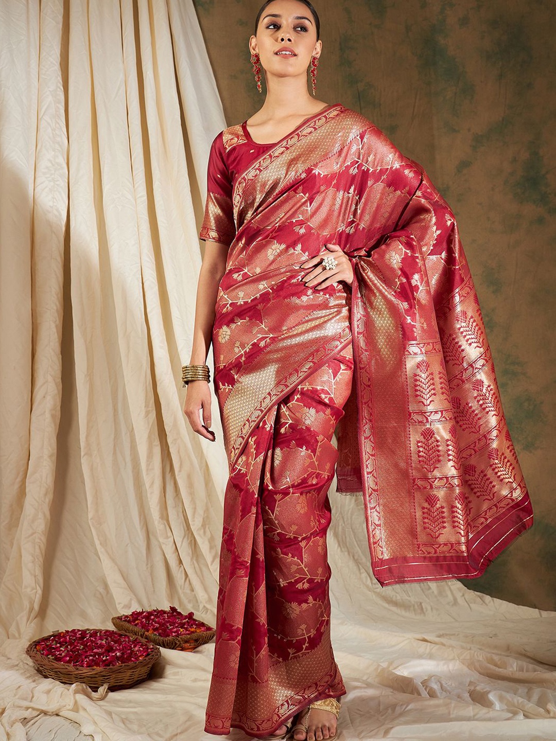 

DEVATITHI Woven Design Zari Red Banarasi Silk Saree