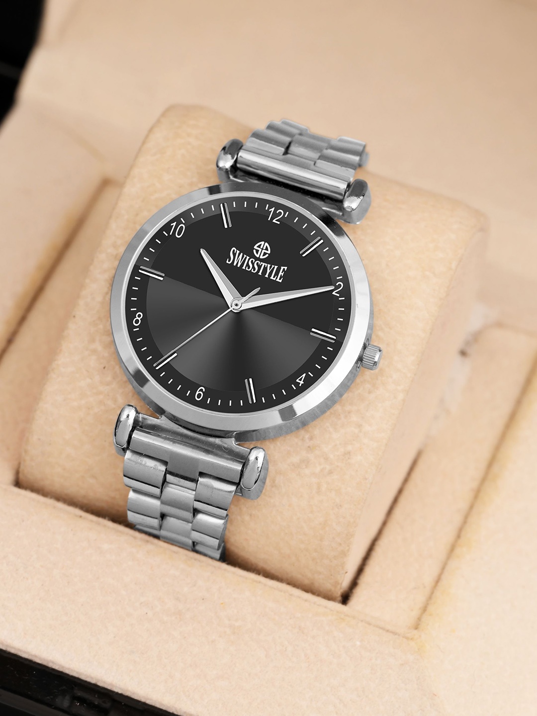 

SWISSTYLE Women Brass Dial & Stainless Steel Bracelet Style Straps Analogue Watch, Black