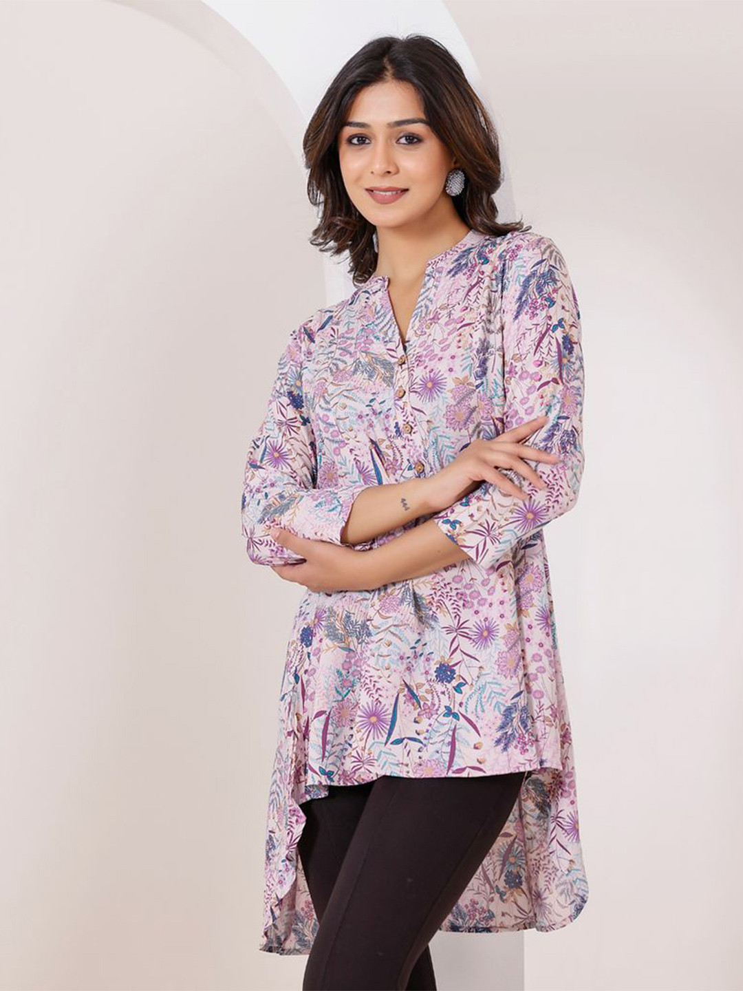 

Vivika Women Mandarin Collar Printed Tunic, Lavender