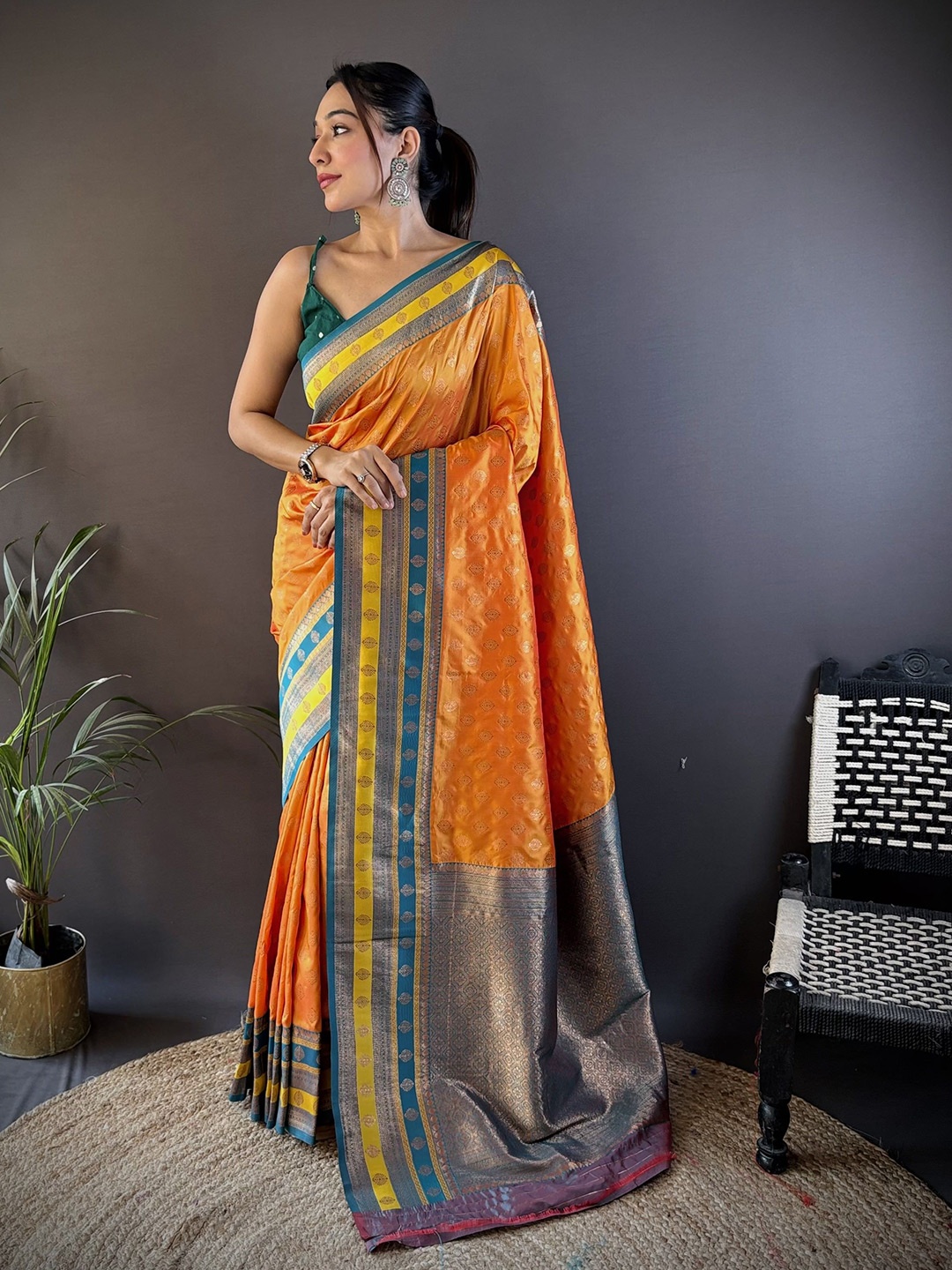 

HEER FASHION Woven Design Zari Banarasi Saree, Orange