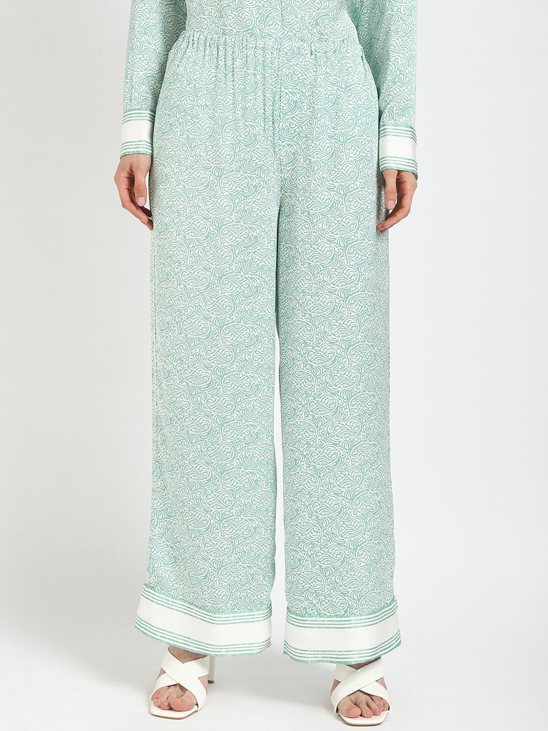 

Tommy Hilfiger Women Printed Mid-Rise Regular Fit Parallel Trouser, Green
