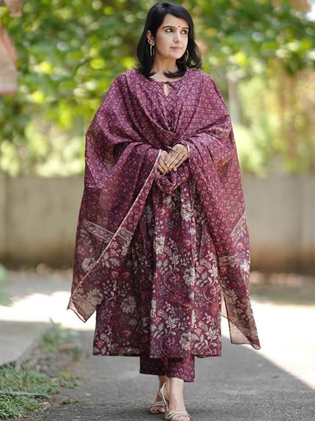 

BAESD Women Floral Printed Pleated Kurta with Trousers & With Dupatta, Purple