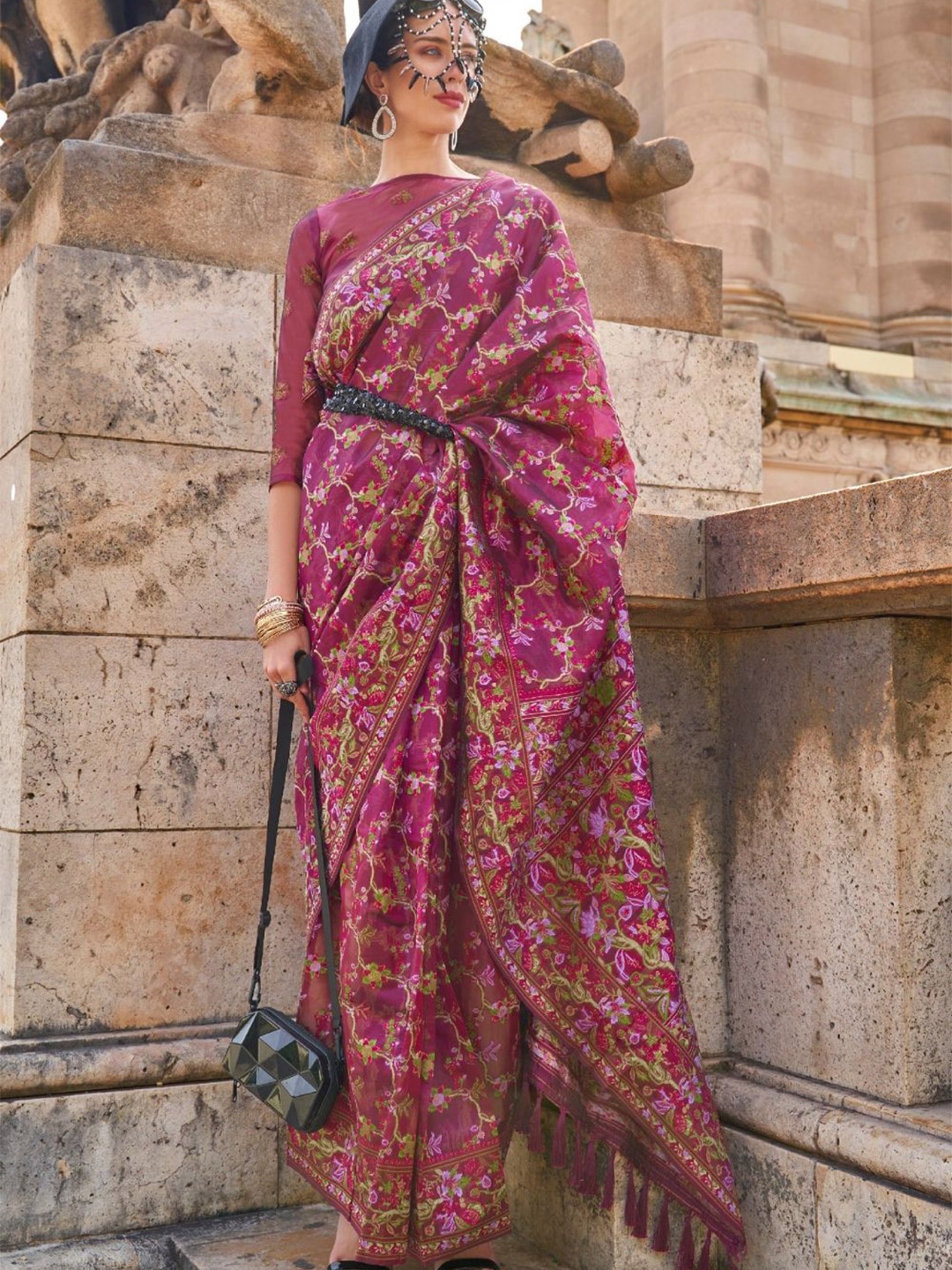 

BLENDIFY Woven Design Organza Banarasi Saree, Pink