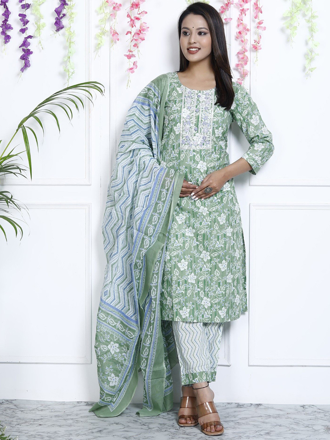 

ASANSHI Floral Printed Round Neck Pure Cotton Straight Kurta With Trousers & Dupatta, Green