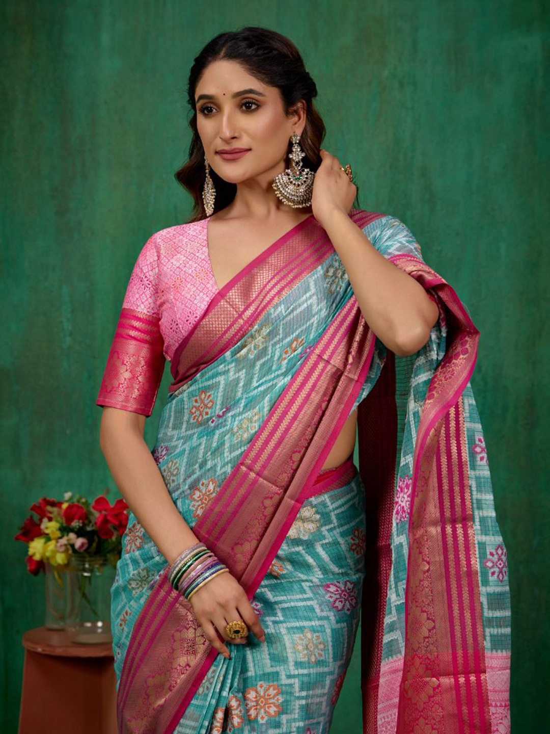 

Sangria Woven Design Saree With Blouse Piece, Teal