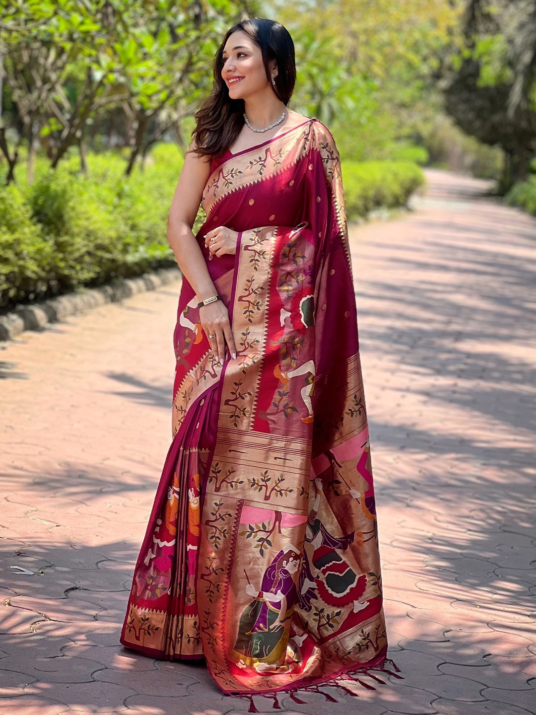 

HEER FASHION Woven Design Zari Paithani Saree, Purple