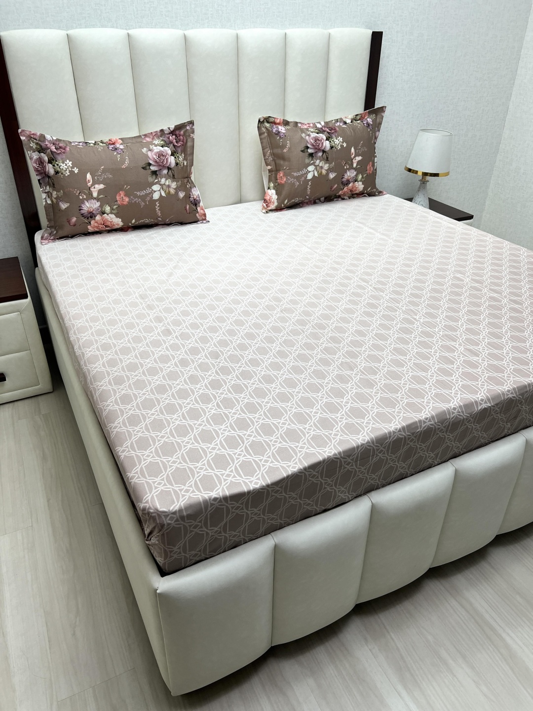 

Pure Decor Brown & White Geometric 300 TC King Bedsheet Set 2.74 m x 2.74 m