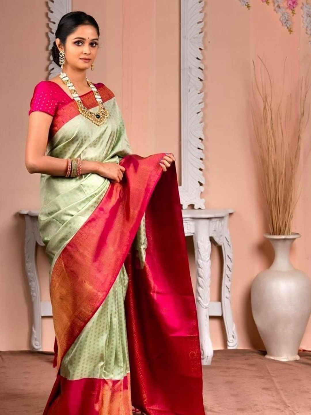 

bansari textiles Woven Design Banarasi Saree, Green